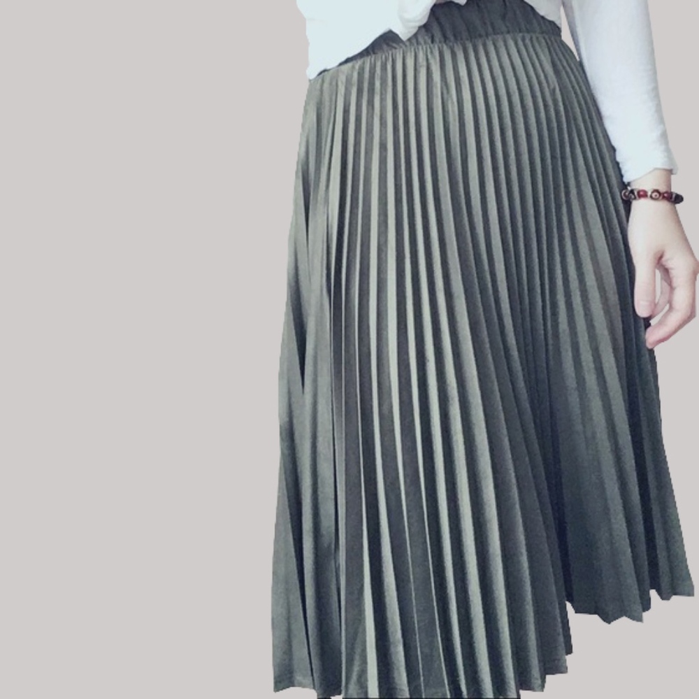 Suede pleated midi skirt olive green
